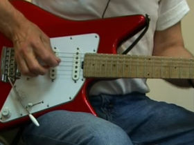 Albert Lee on banjo-style rolls